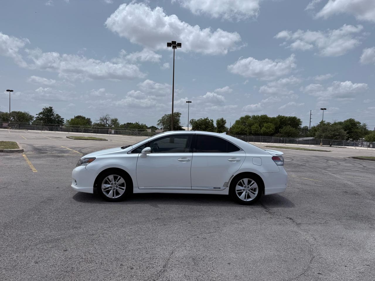 Lexus HS 250h Sedan 2010