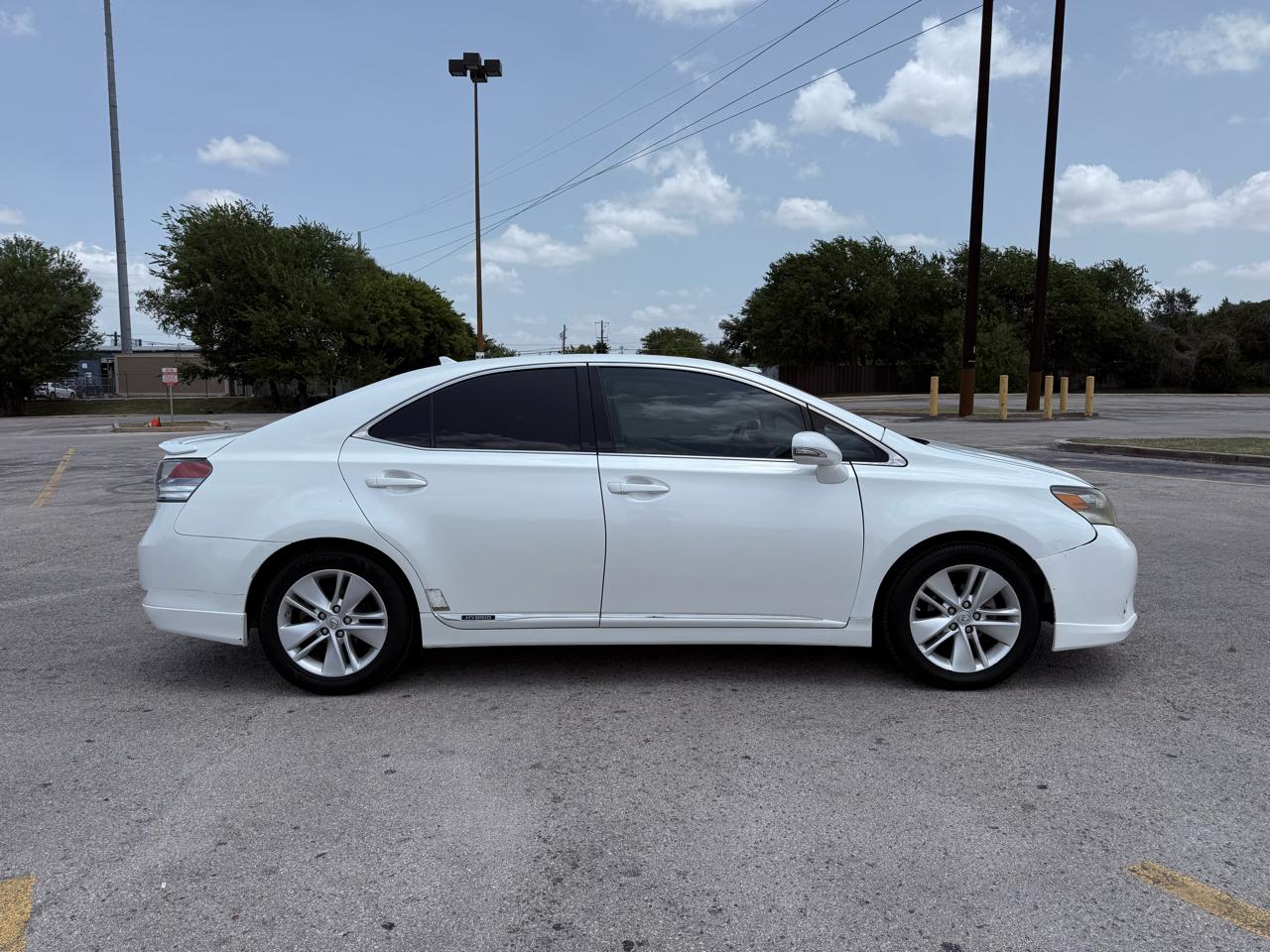 Lexus HS 250h Sedan 2010