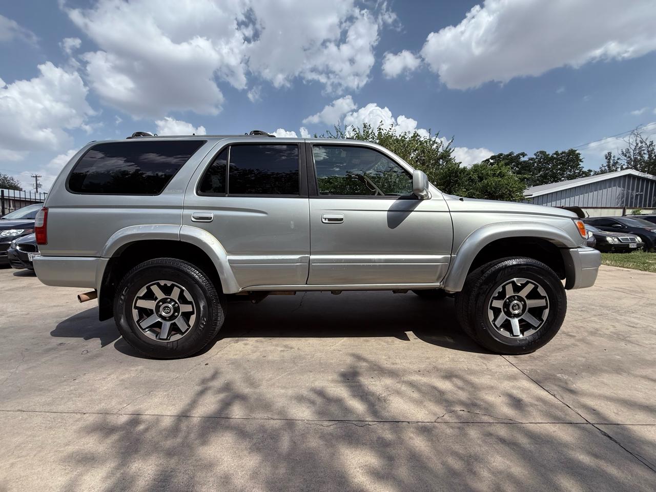 Toyota 4Runner Limited 4WD 1999
