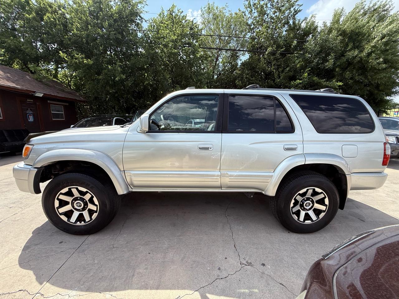 Toyota 4Runner Limited 4WD 1999