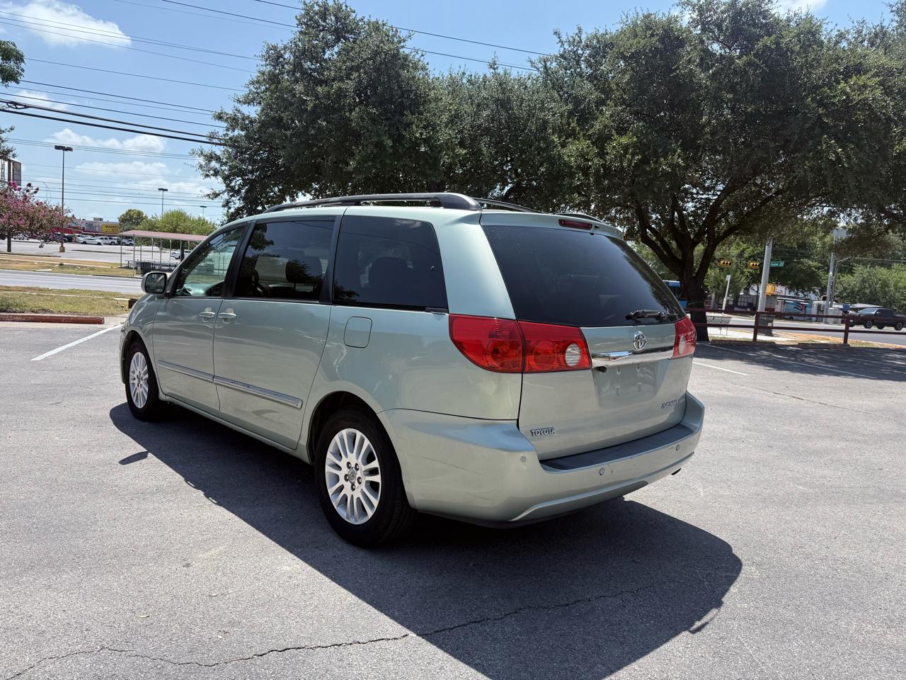 Toyota Sienna XLE Limited FWD 2008