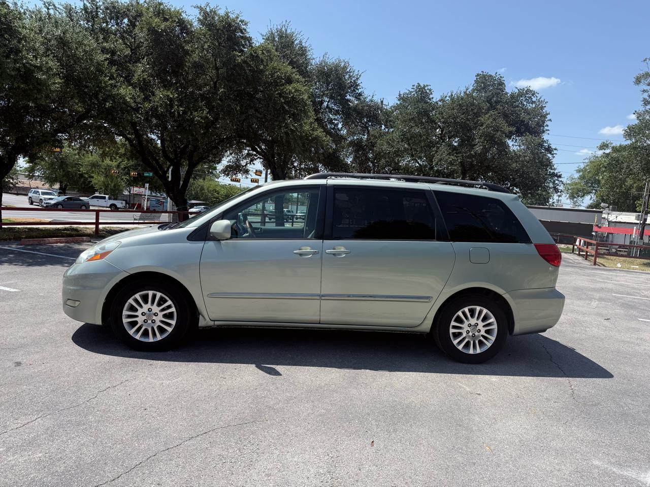 Toyota Sienna XLE Limited FWD 2008