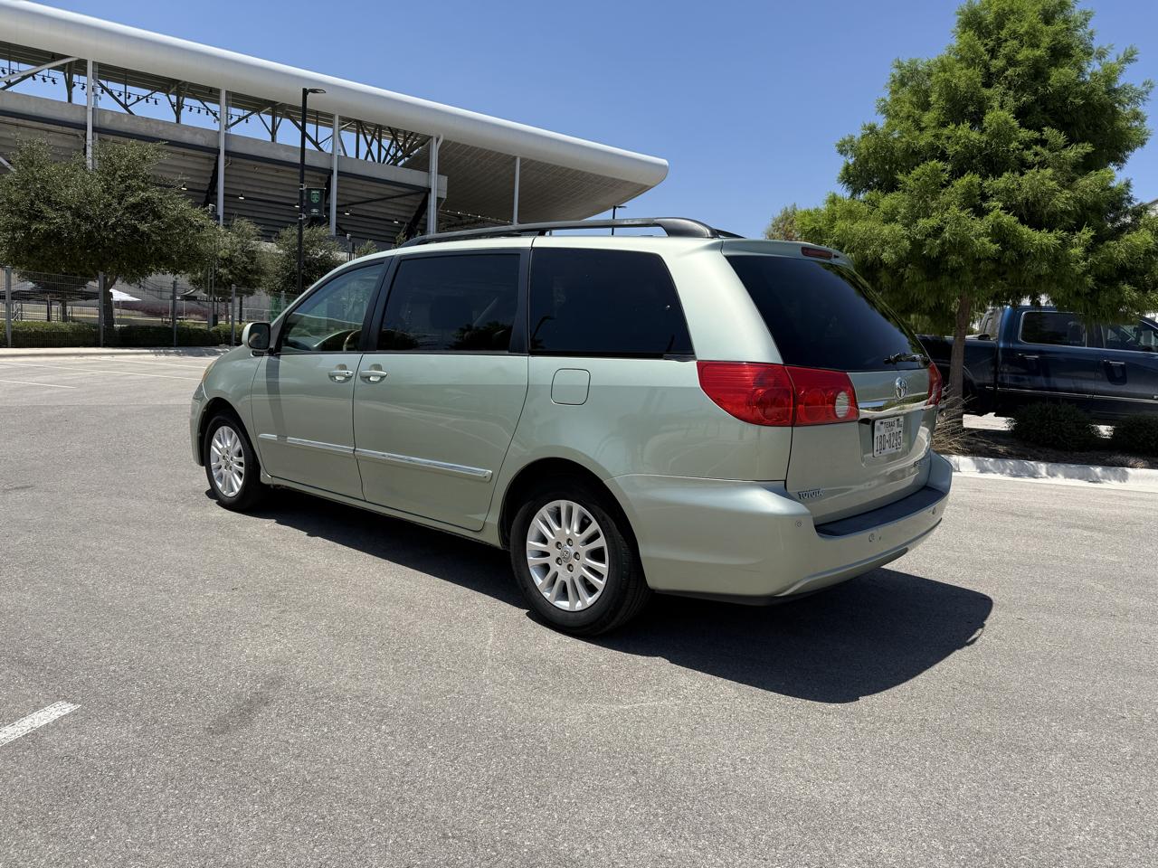 Toyota Sienna XLE Limited FWD 2008