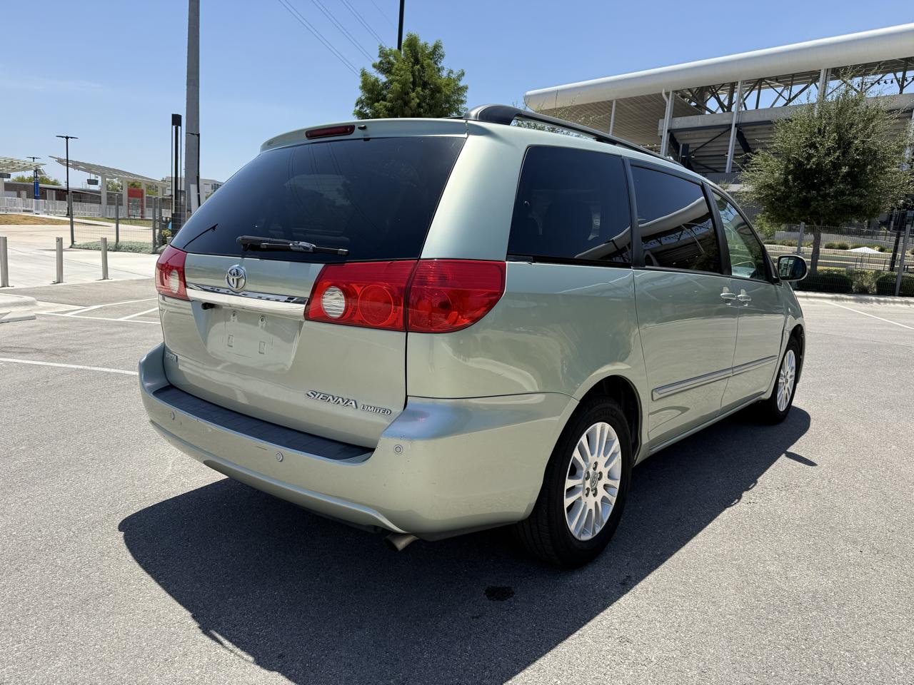 Toyota Sienna XLE Limited FWD 2008