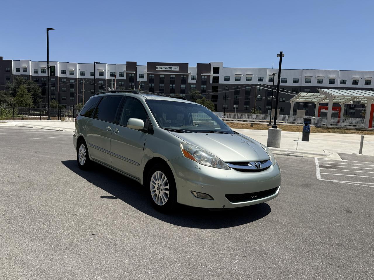 Toyota Sienna XLE Limited FWD 2008
