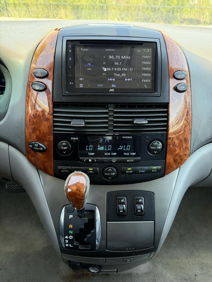 Toyota Sienna XLE Limited FWD 2008