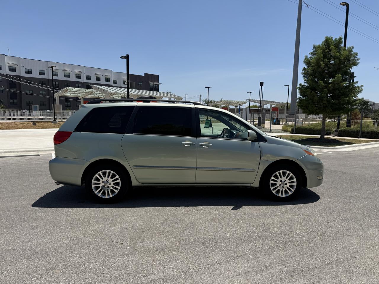 Toyota Sienna XLE Limited FWD 2008