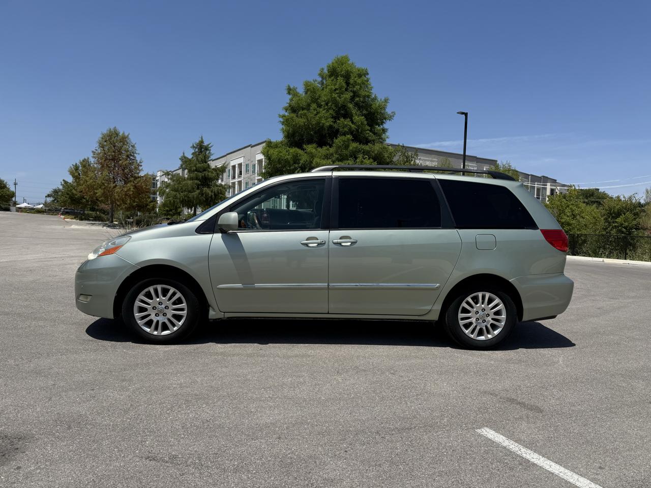 Toyota Sienna XLE Limited FWD 2008