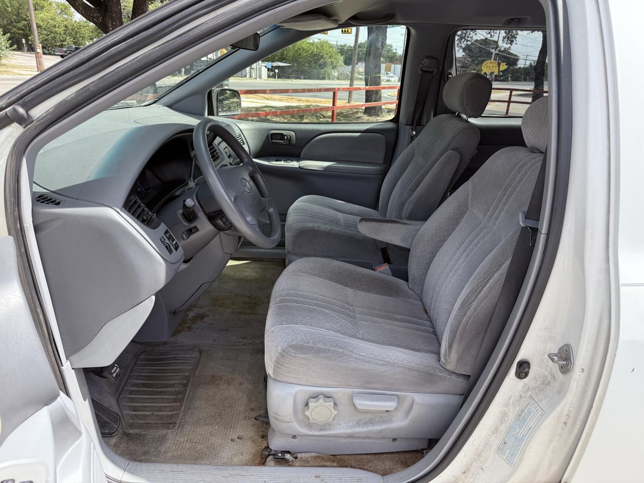 Toyota Sienna CE 2002