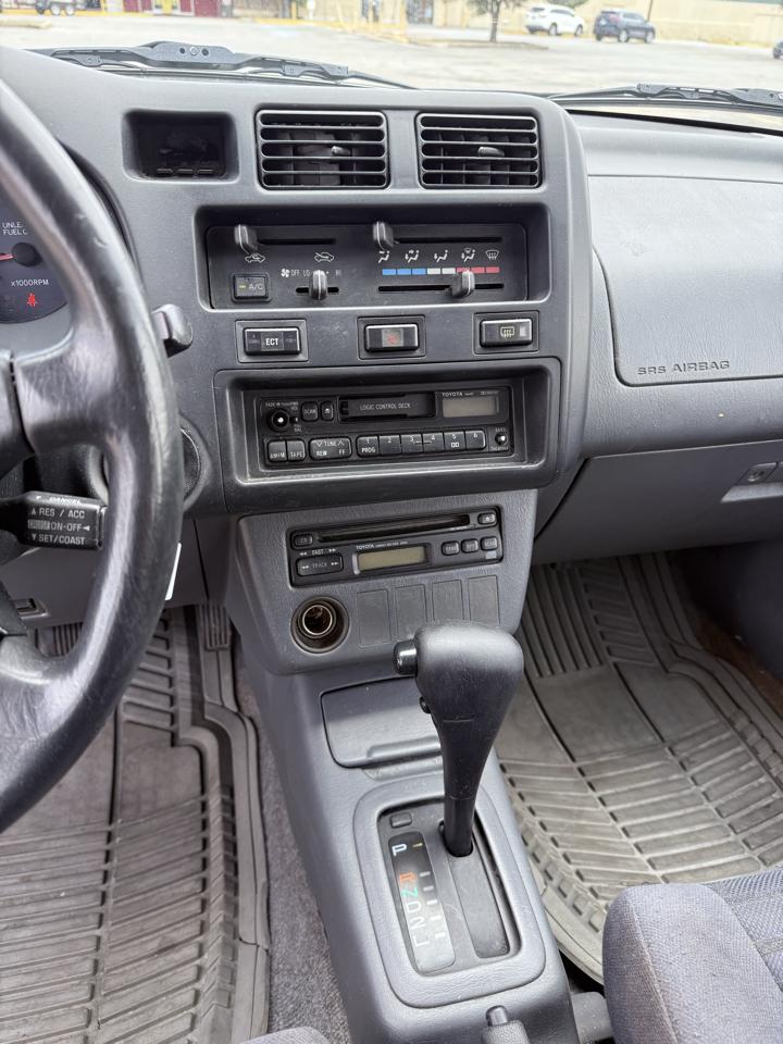 Toyota RAV4 4-Door 2WD 1997