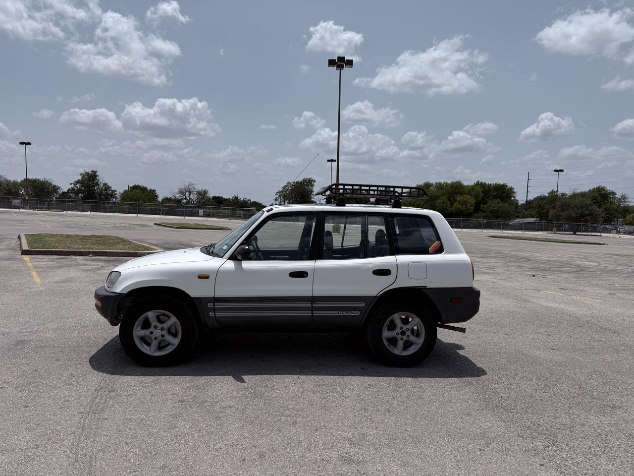 Toyota RAV4 4-Door 2WD 1997