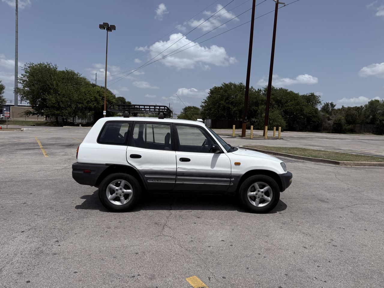 Toyota RAV4 4-Door 2WD 1997