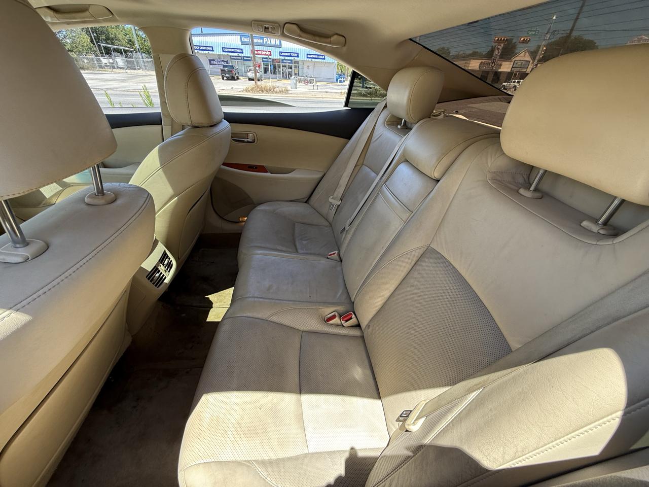 Lexus ES 350 Sedan 2011