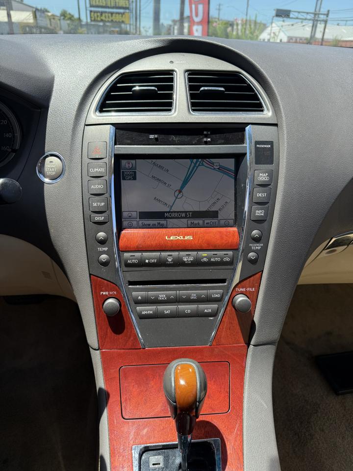 Lexus ES 350 Sedan 2011