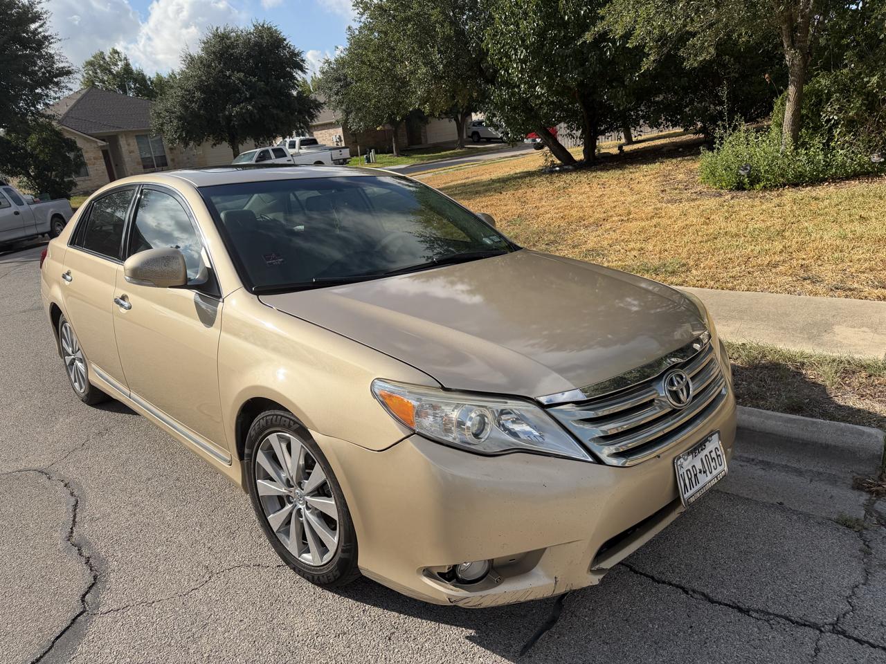 Toyota Avalon Base 2011