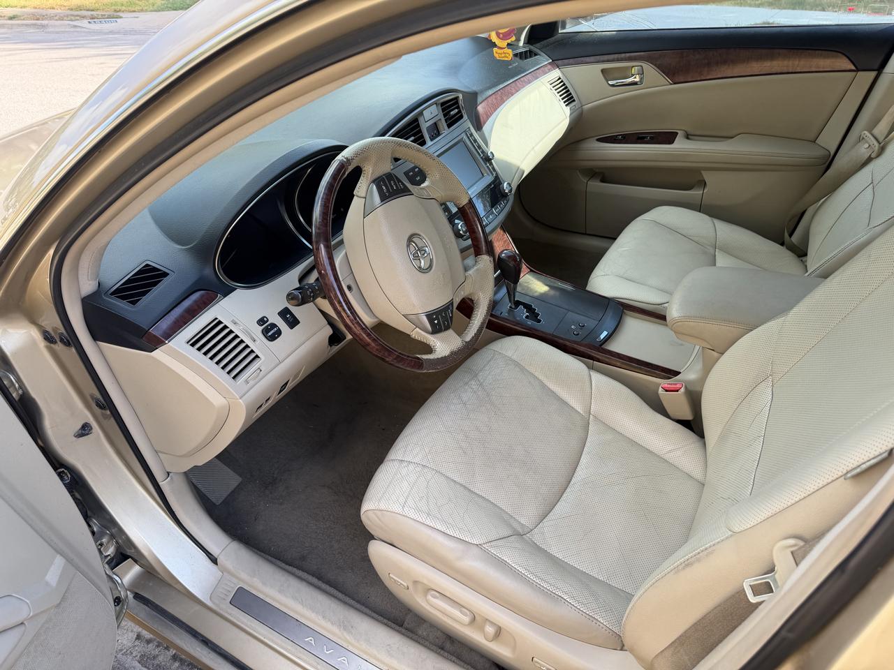 Toyota Avalon Base 2011