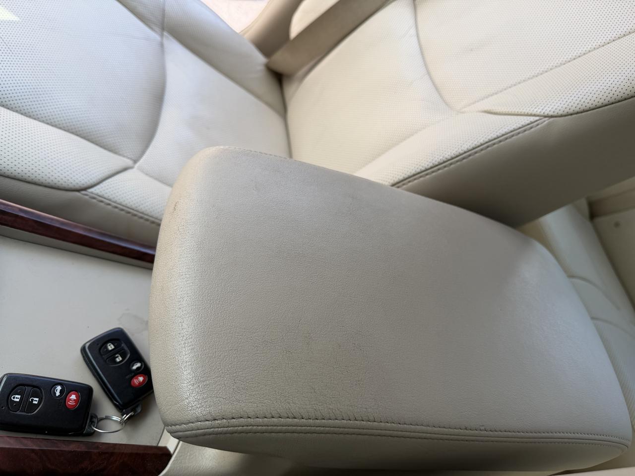 Toyota Avalon Base 2011