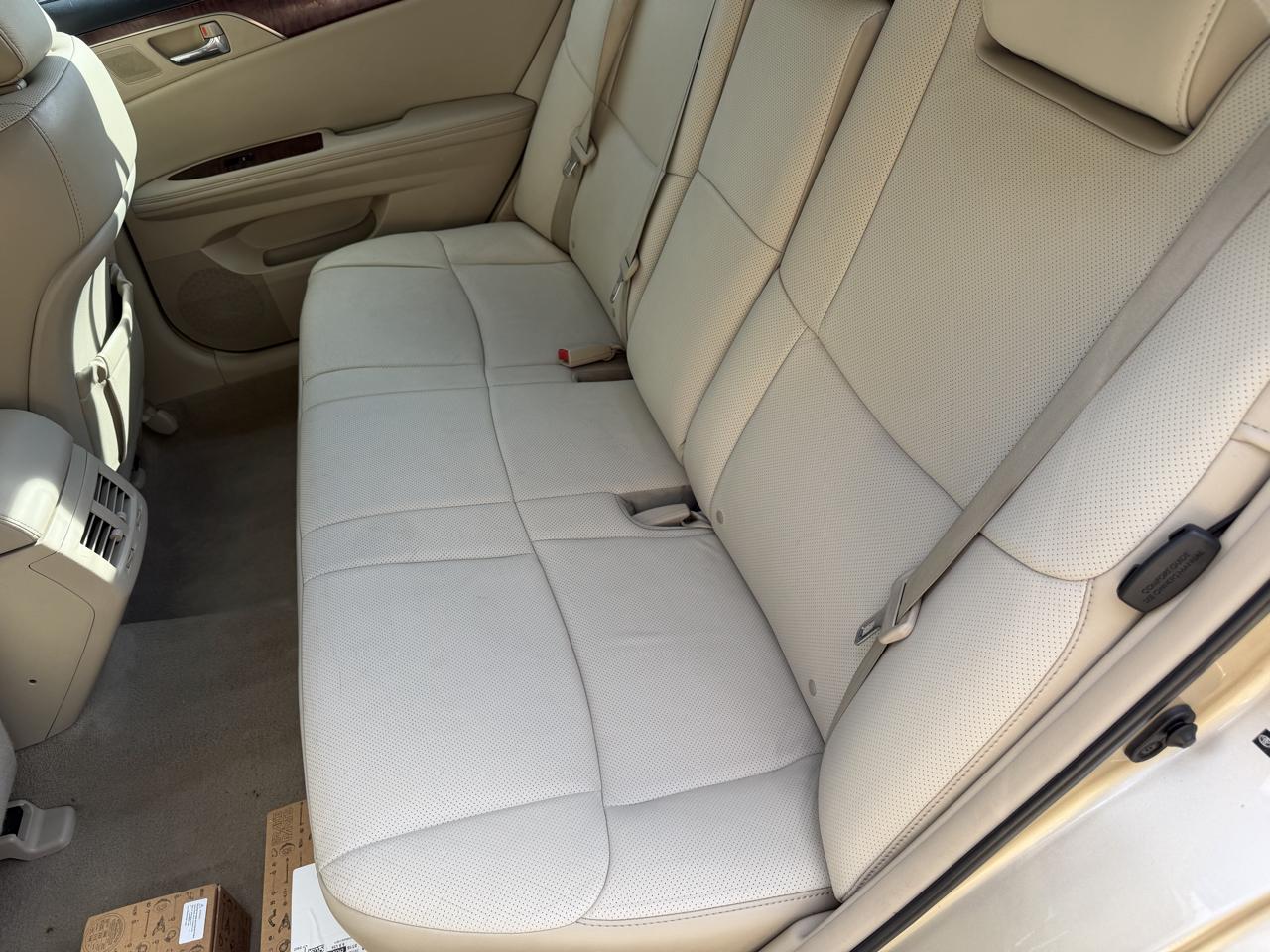 Toyota Avalon Base 2011