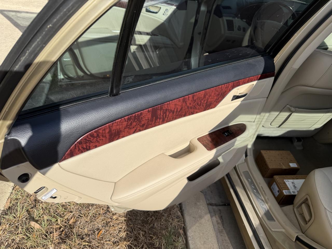 Toyota Avalon Base 2011