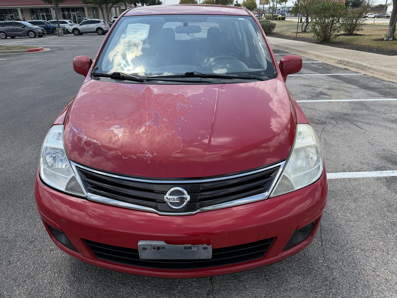 Nissan Versa 1.8 SL Hatchback 2011