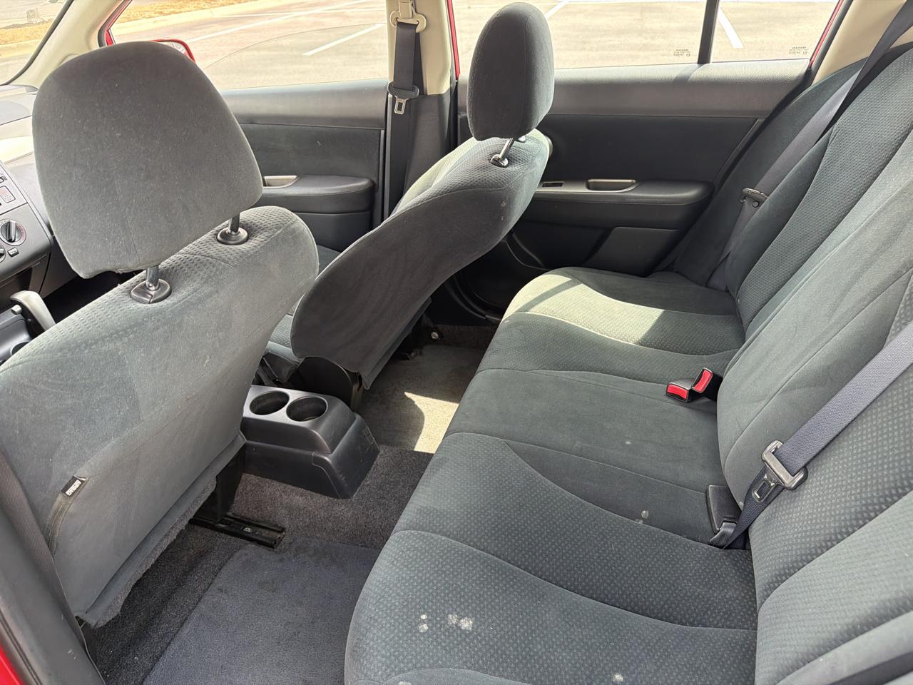 Nissan Versa 1.8 SL Hatchback 2011