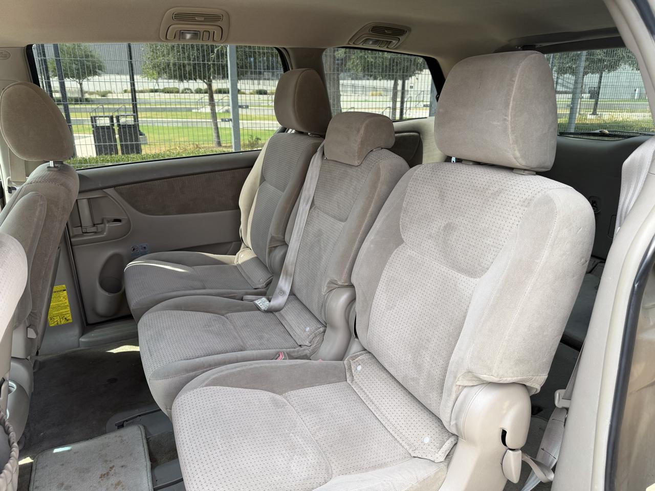 Toyota Sienna CE FWD 7-Passenger 2009