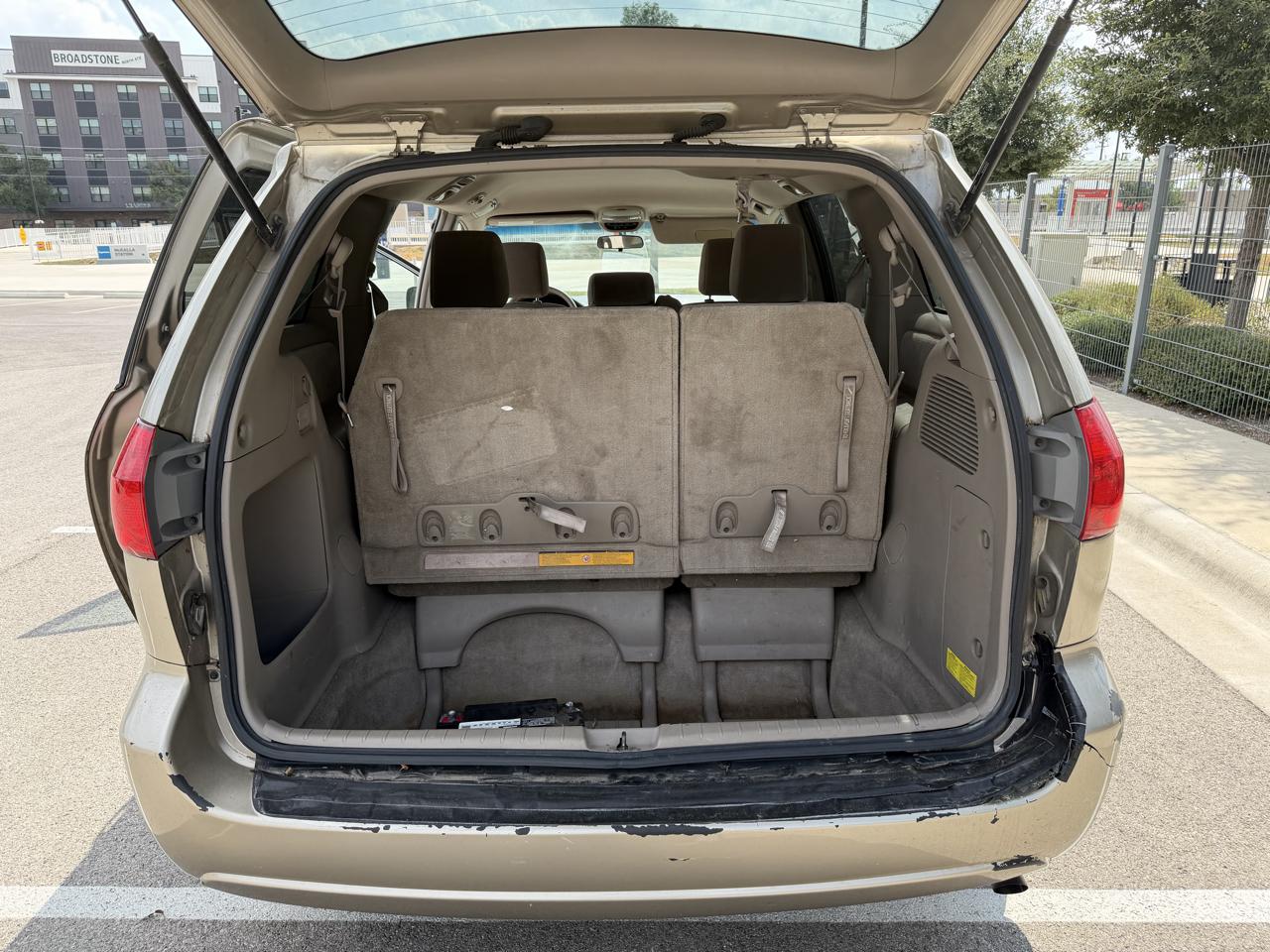 Toyota Sienna CE FWD 7-Passenger 2009