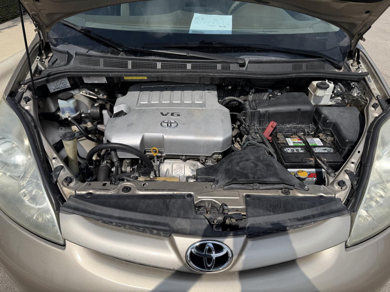 Toyota Sienna CE FWD 7-Passenger 2009