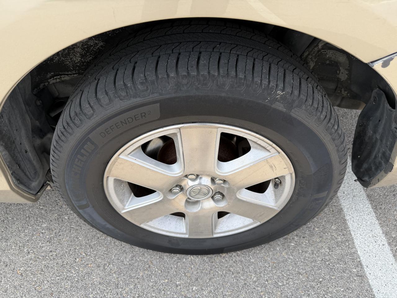 Toyota Sienna CE FWD 7-Passenger 2009