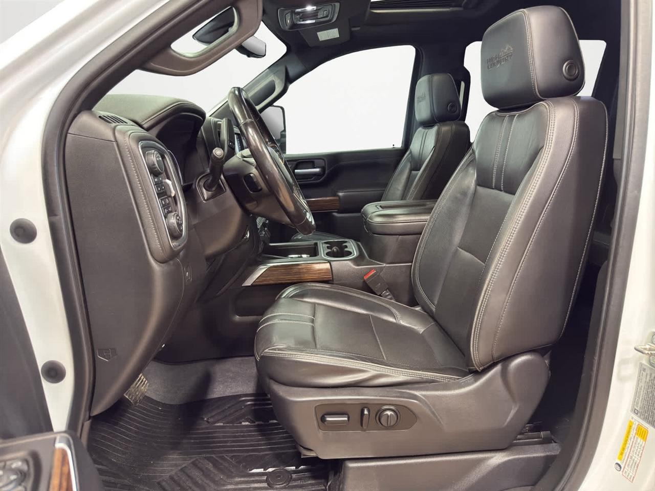 Chevrolet Silverado 2500HD 4WD Crew Cab 159" High Country 2021