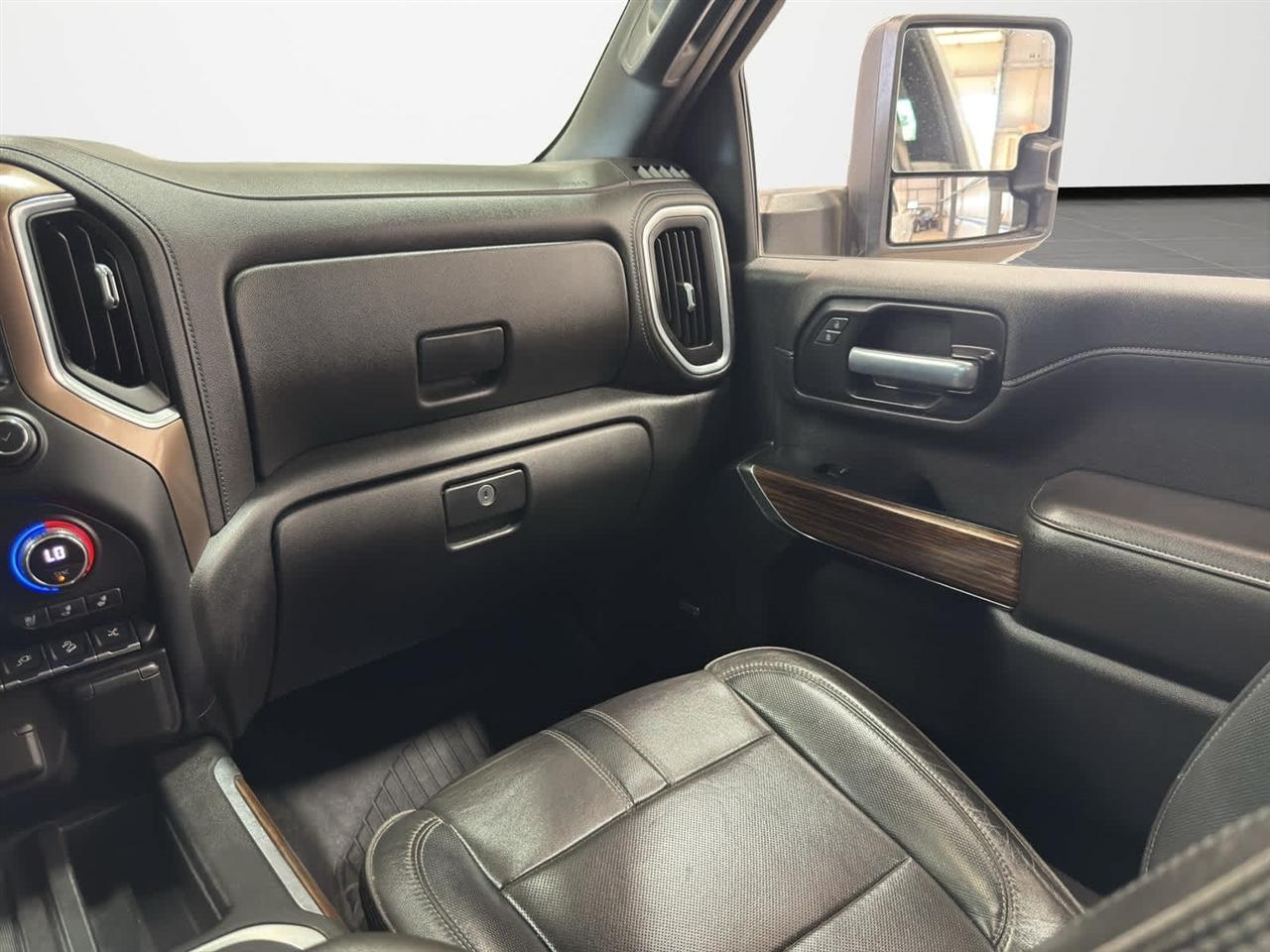 Chevrolet Silverado 2500HD 4WD Crew Cab 159" High Country 2021