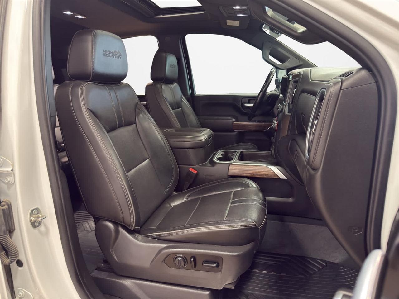 Chevrolet Silverado 2500HD 4WD Crew Cab 159" High Country 2021