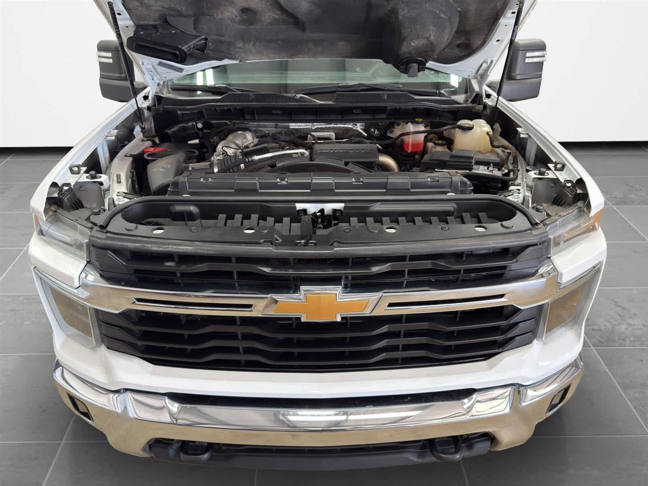 Chevrolet Silverado 2500HD 4WD Crew Cab 172" LT 2024