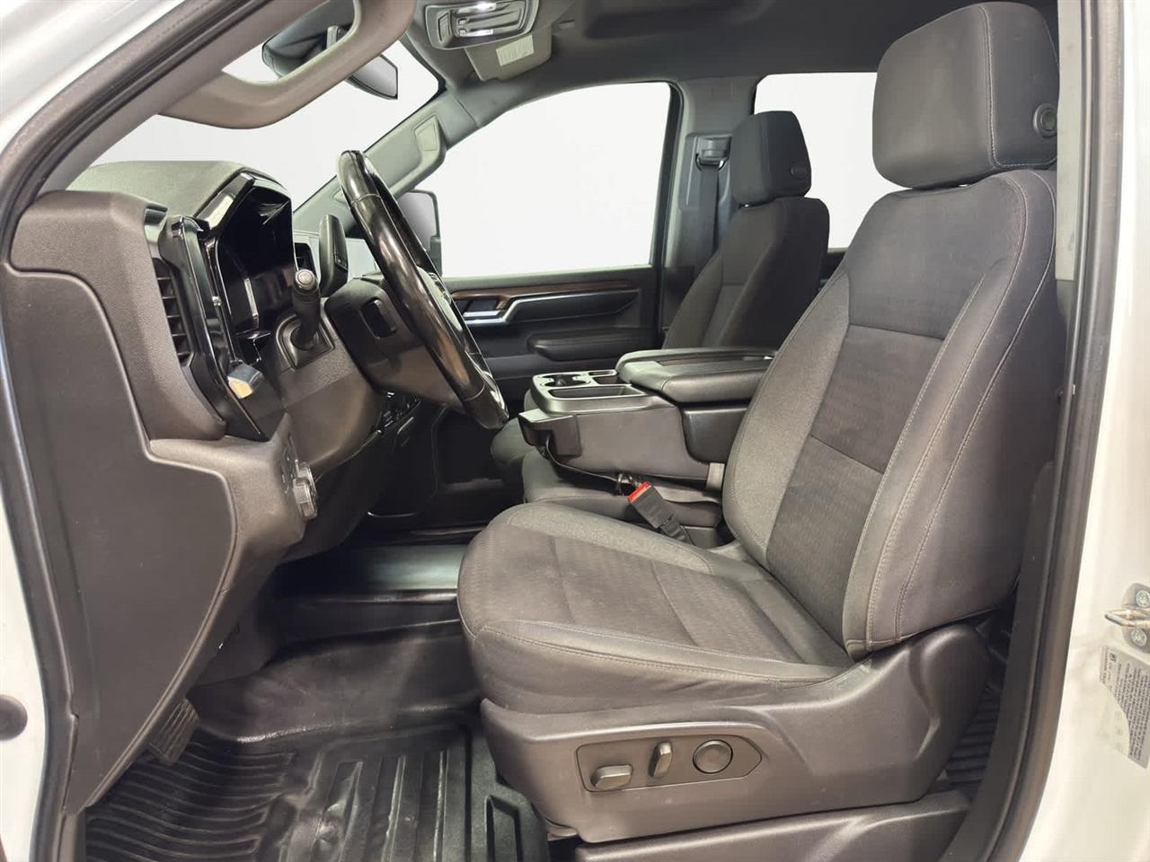 Chevrolet Silverado 2500HD 4WD Crew Cab 172" LT 2024