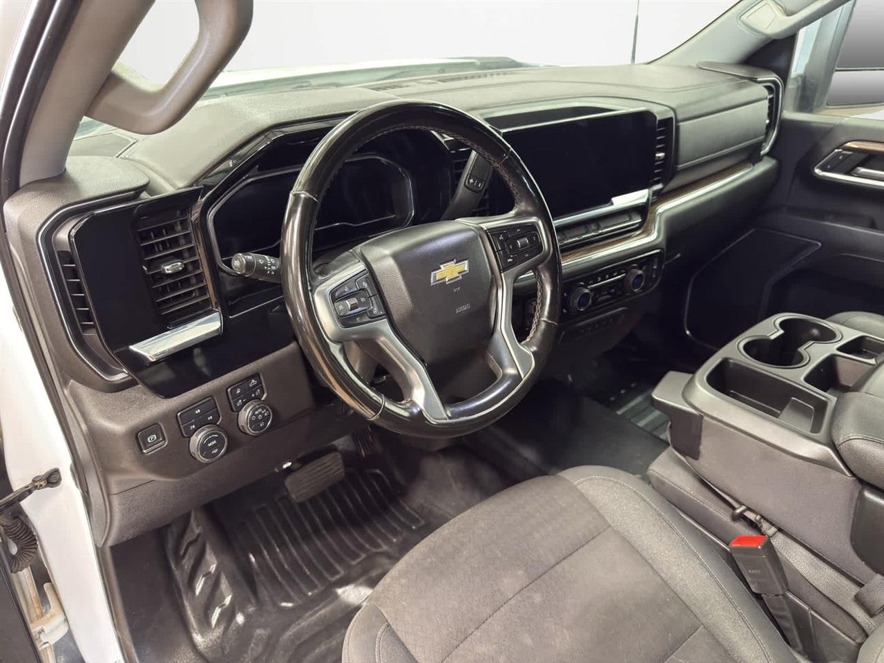 Chevrolet Silverado 2500HD 4WD Crew Cab 172" LT 2024