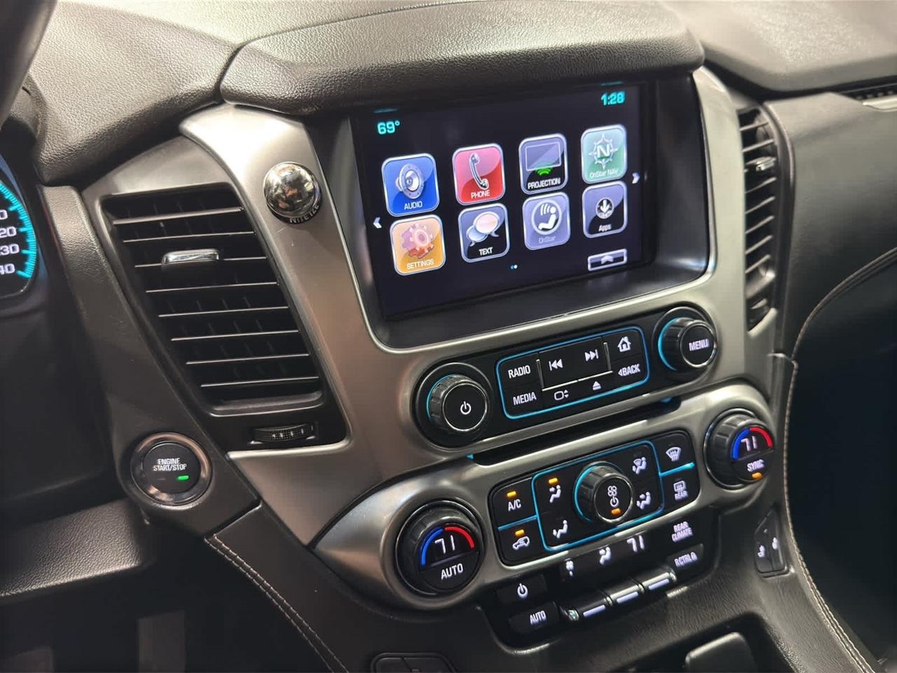 Chevrolet Tahoe 4WD 4dr LT 2017