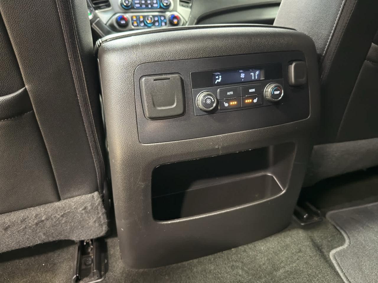 Chevrolet Tahoe 4WD 4dr LT 2017