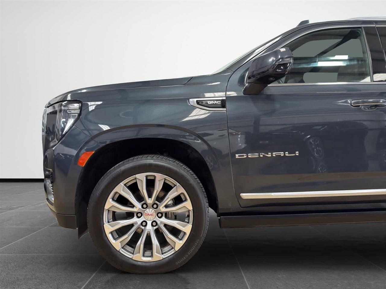 GMC Yukon 4WD 4dr Denali 2021