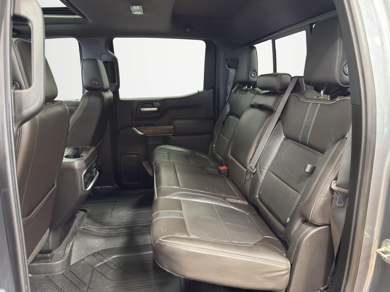 Chevrolet Silverado 1500 4WD Crew Cab 147" High Country 2019