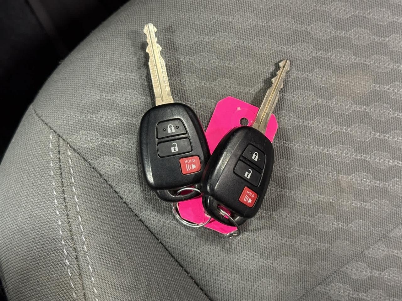 2023 Toyota Tacoma SR - Photo 28