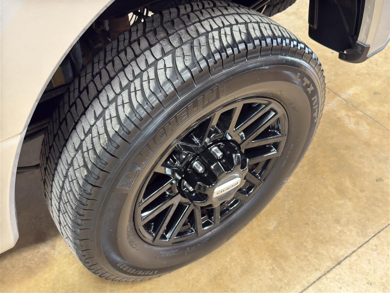 Ford Super Duty F-250 SRW King Ranch 4WD Crew Cab 8' Box 2021