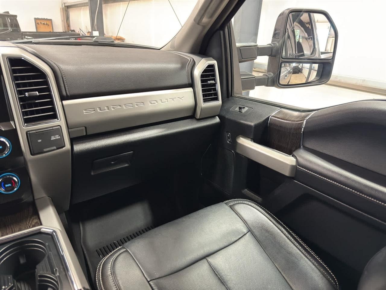 Ford Super Duty F-250 SRW King Ranch 4WD Crew Cab 8' Box 2021