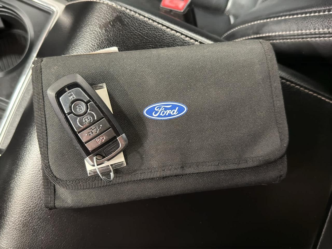 Ford Super Duty F-250 SRW King Ranch 4WD Crew Cab 8' Box 2021