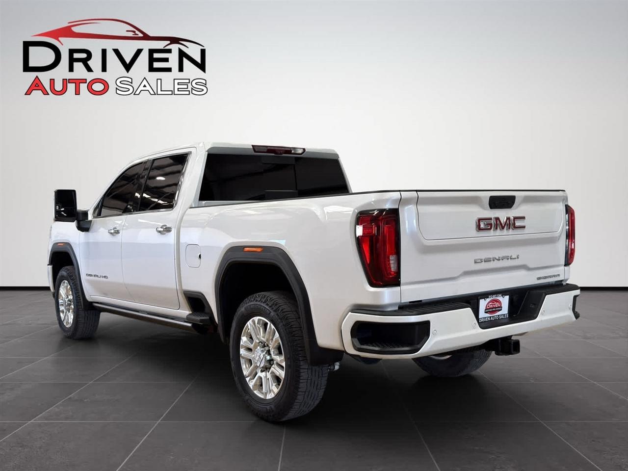 GMC Sierra 2500HD 4WD Crew Cab 159" Denali 2023