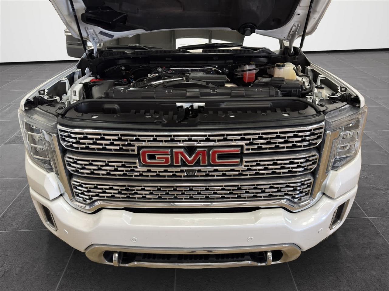 GMC Sierra 2500HD 4WD Crew Cab 159" Denali 2023