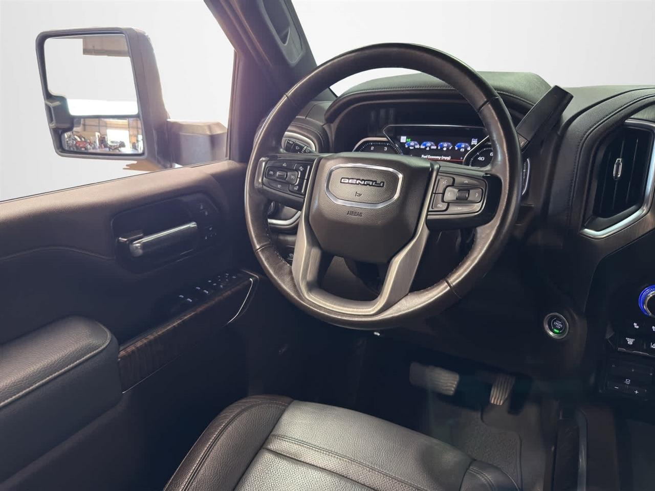 GMC Sierra 2500HD 4WD Crew Cab 159" Denali 2023