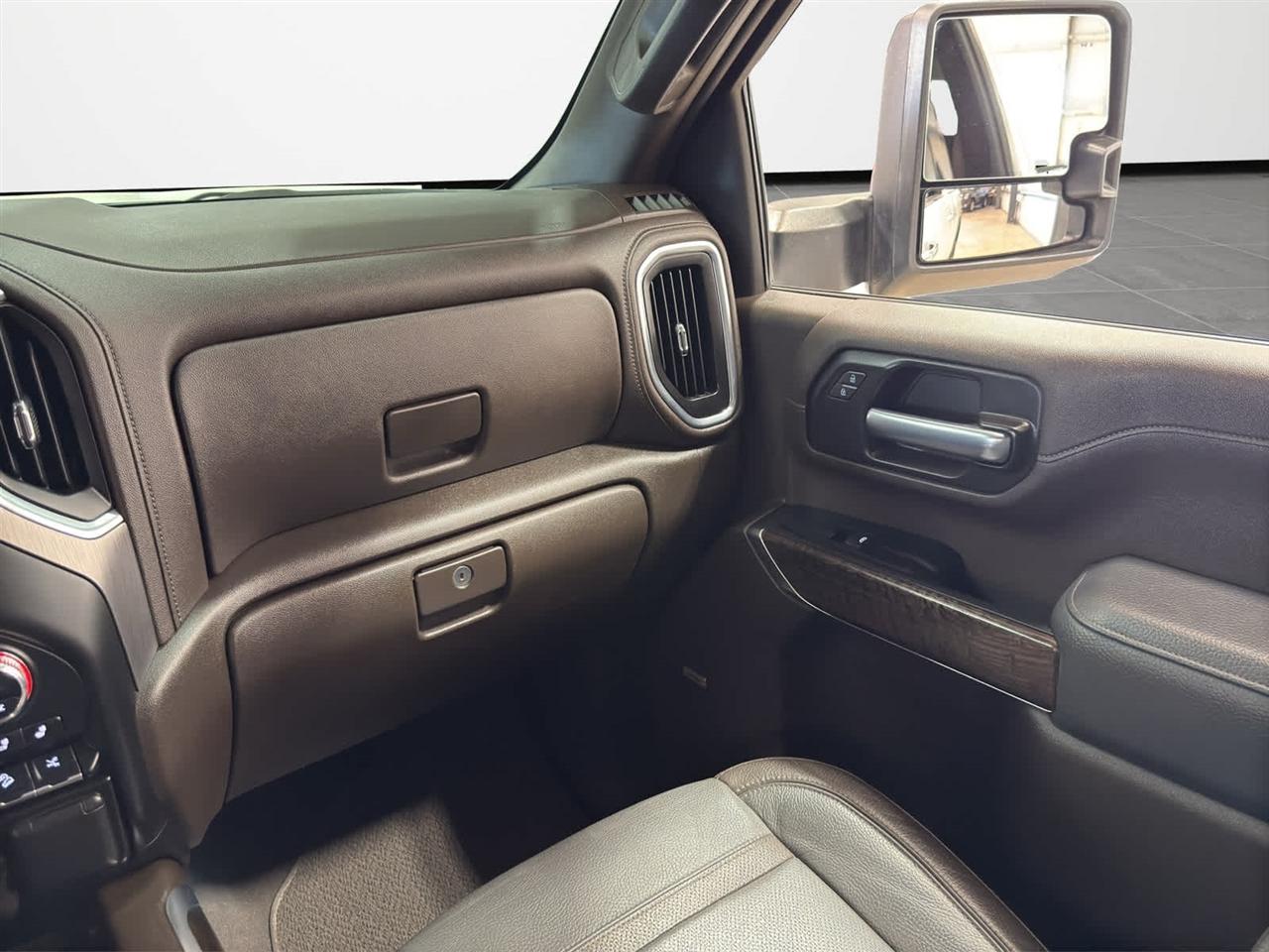 GMC Sierra 2500HD 4WD Crew Cab 159" Denali 2023