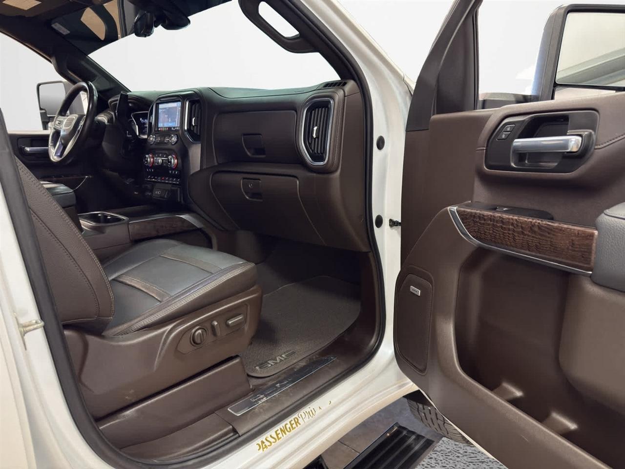 GMC Sierra 2500HD 4WD Crew Cab 159" Denali 2023