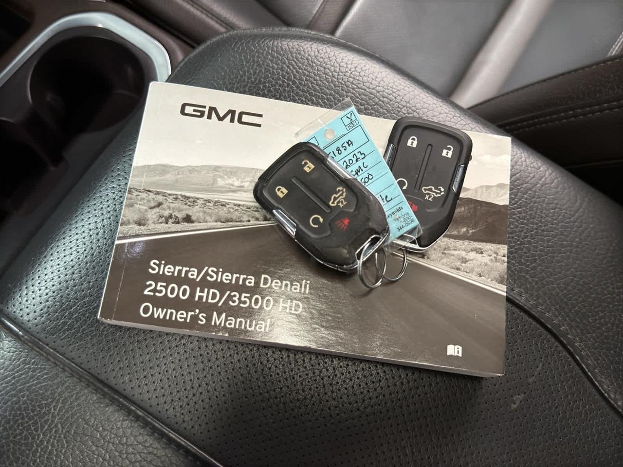 GMC Sierra 2500HD 4WD Crew Cab 159" Denali 2023