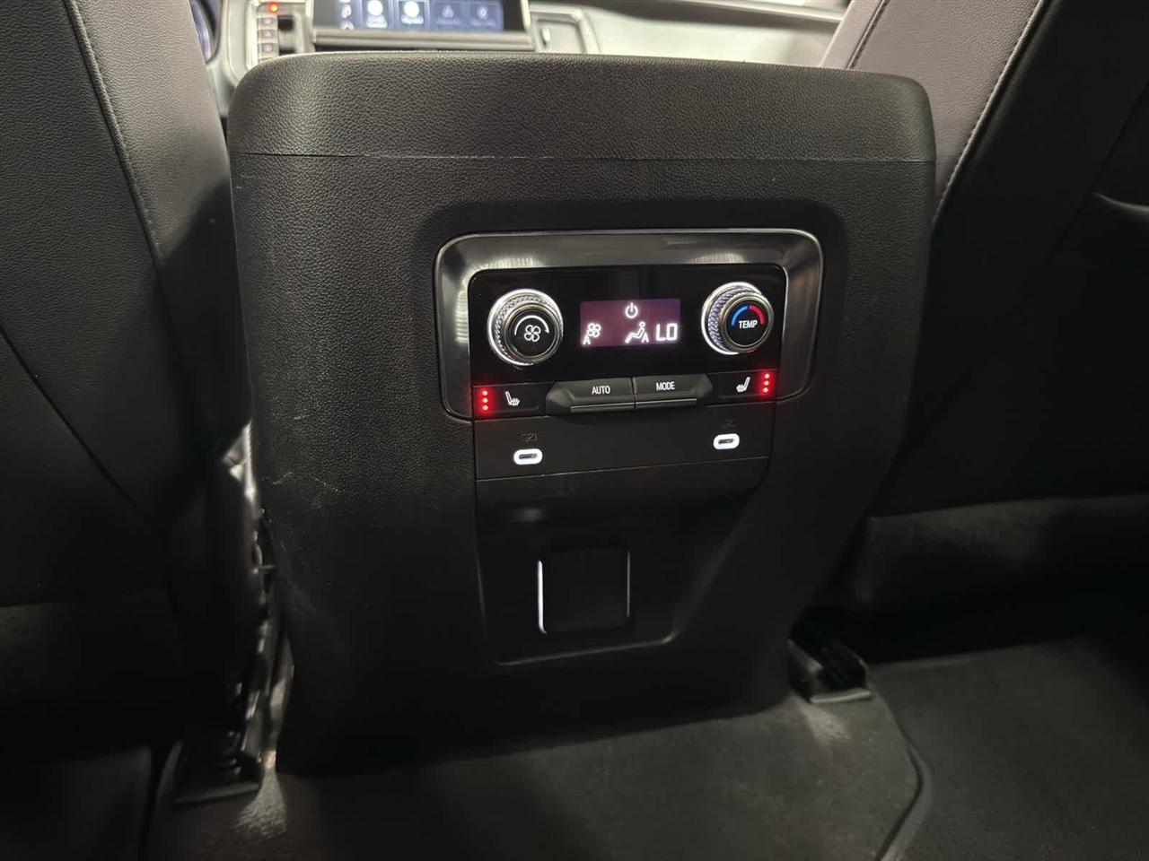 GMC Yukon 4WD 4dr AT4 2022